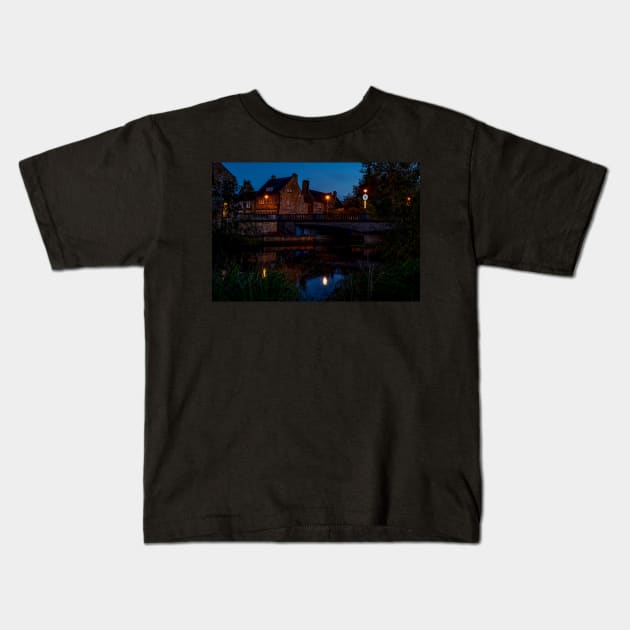 Morpeth Telford Bridge At Dusk Kids T-Shirt by axp7884